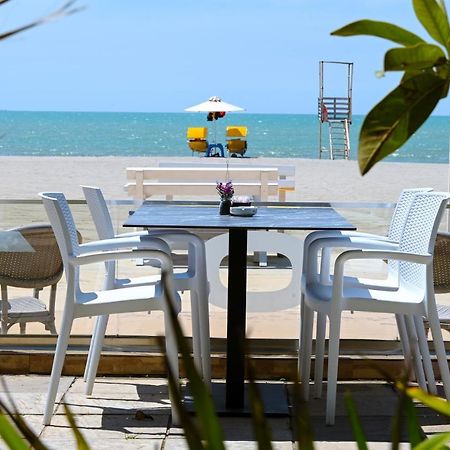 Hotel Andi Дуррес Екстер'єр фото