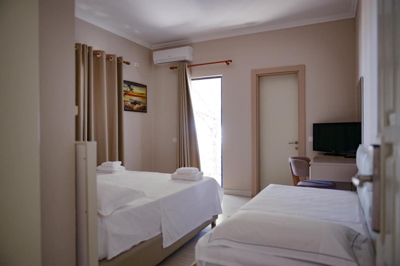 Hotel Andi Дуррес Екстер'єр фото