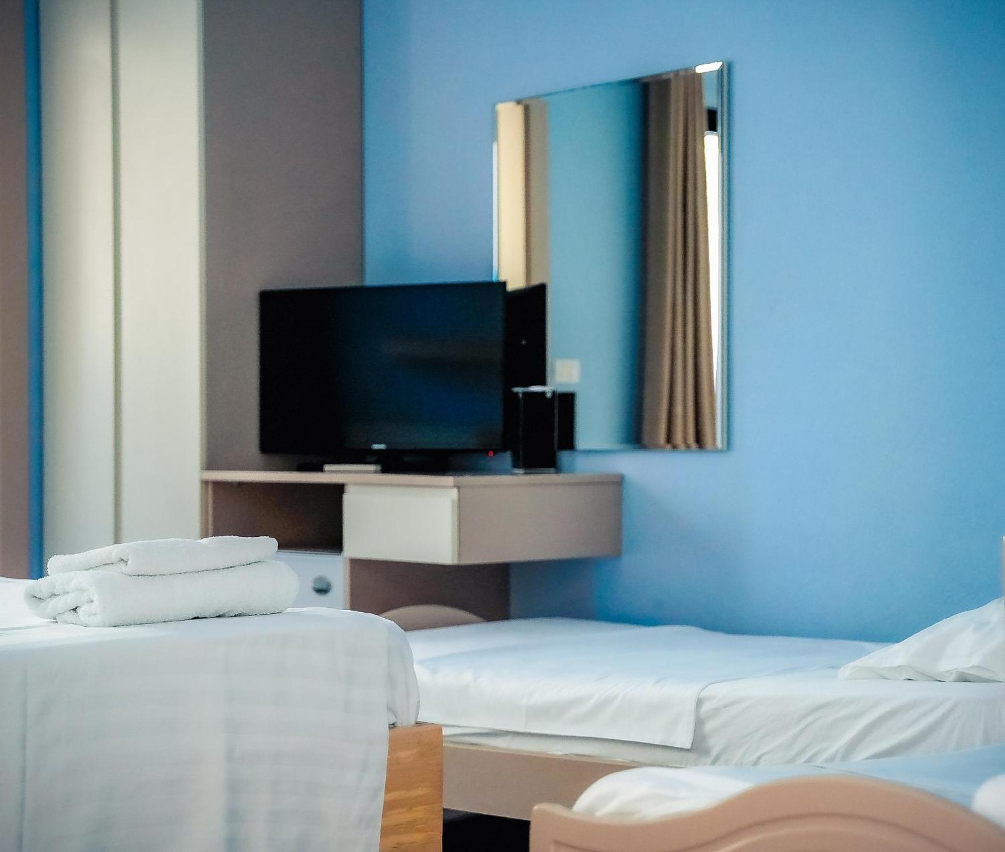 Hotel Andi Дуррес Екстер'єр фото