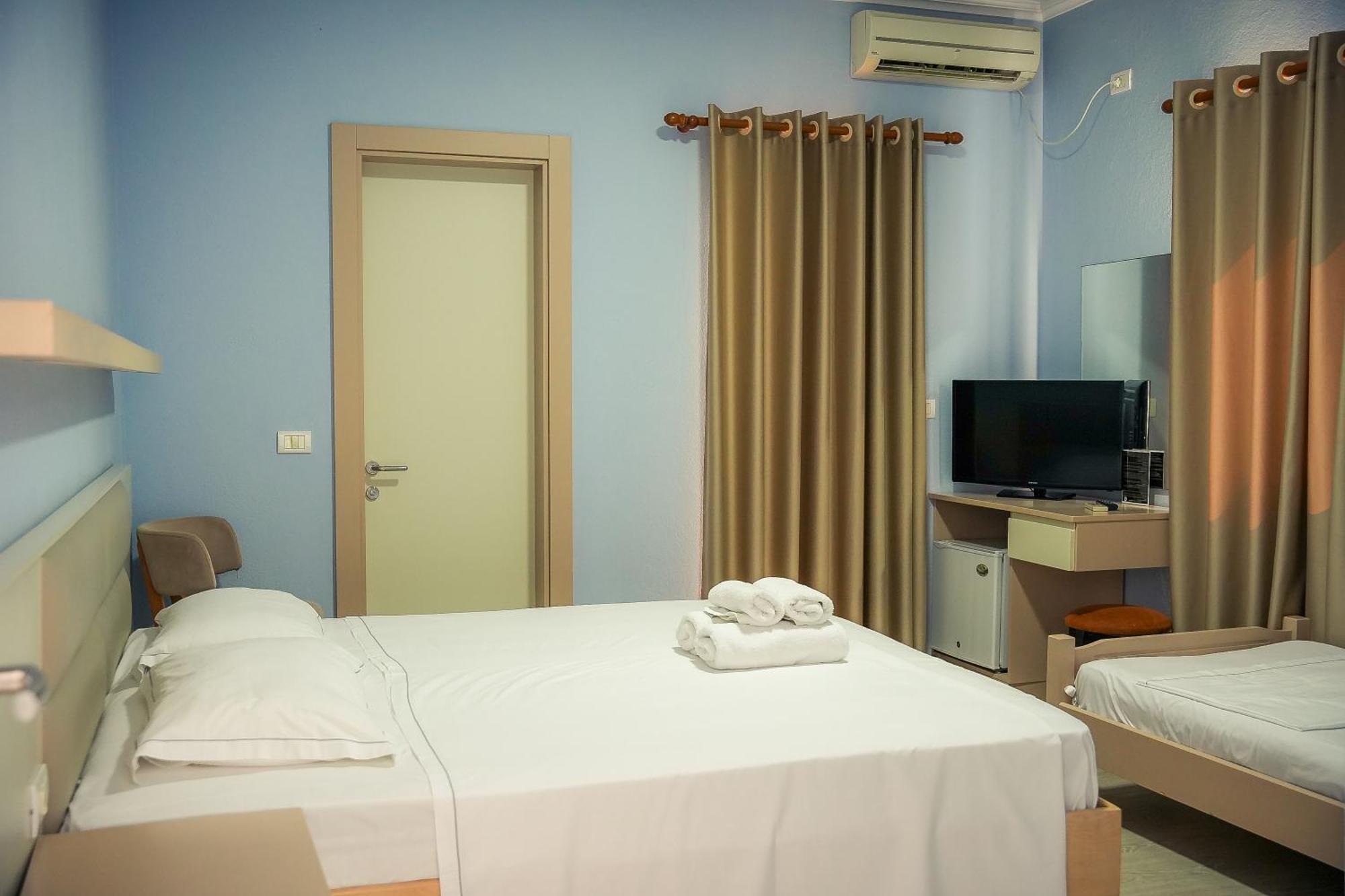 Hotel Andi Дуррес Екстер'єр фото