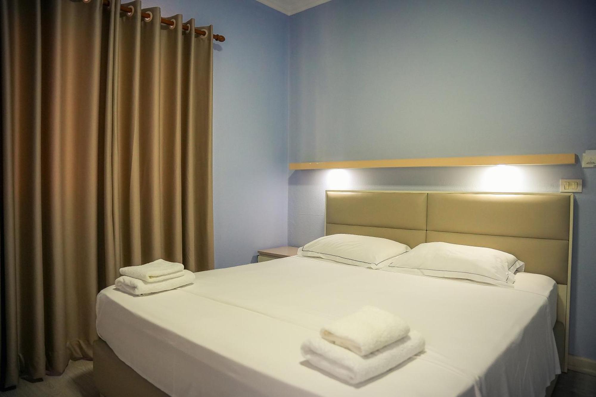 Hotel Andi Дуррес Екстер'єр фото