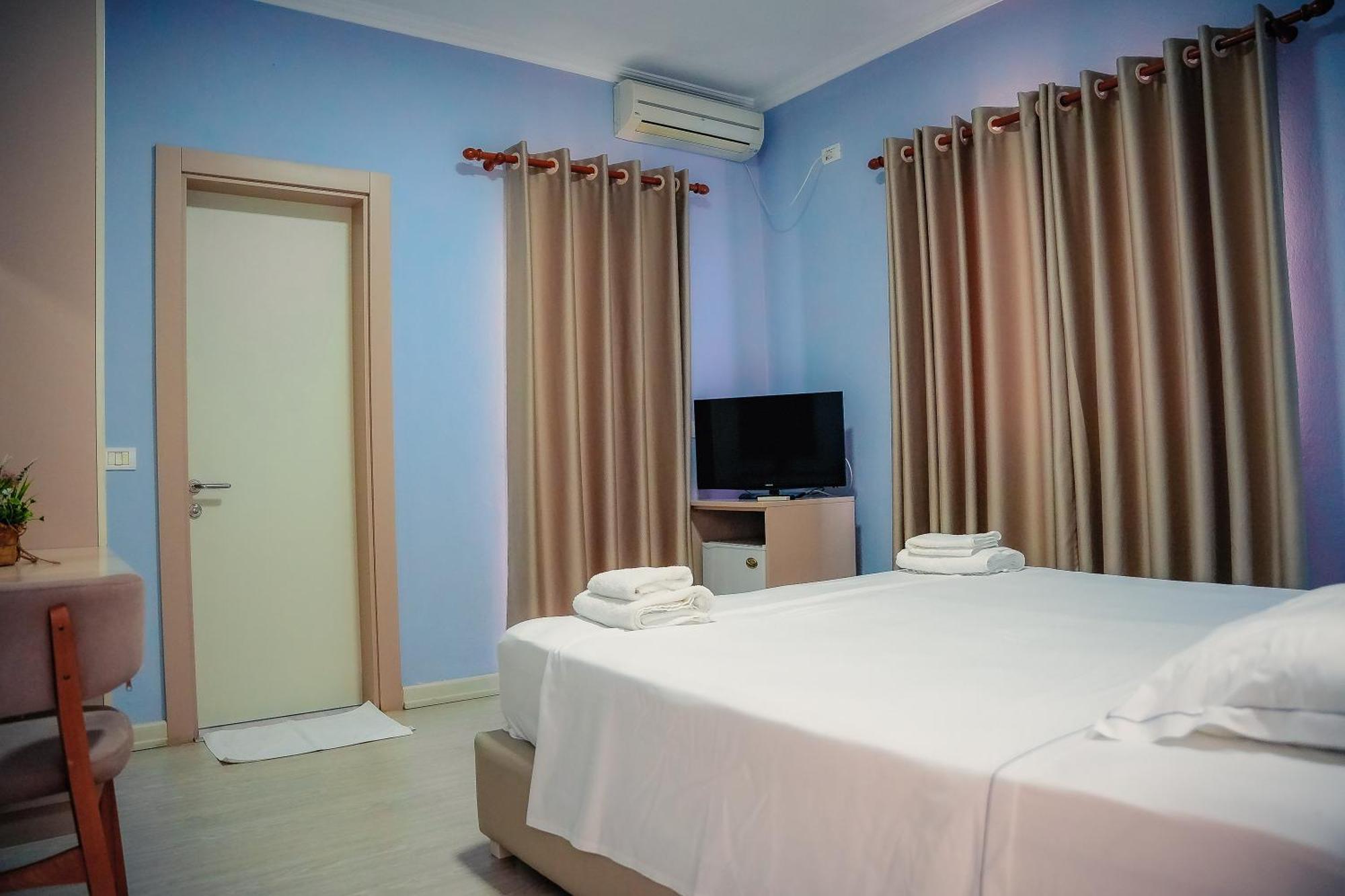 Hotel Andi Дуррес Екстер'єр фото