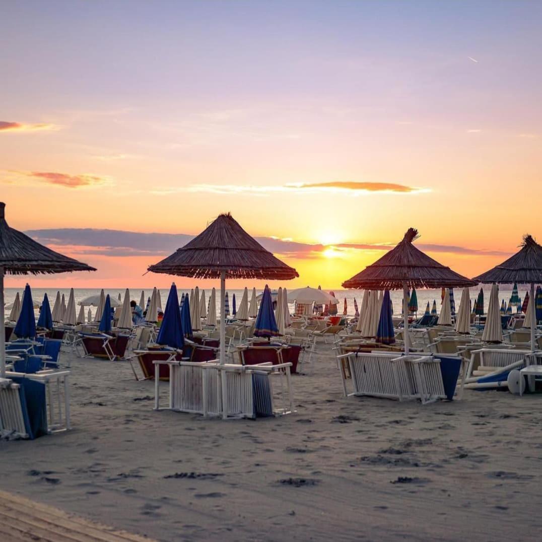 Hotel Andi Дуррес Екстер'єр фото